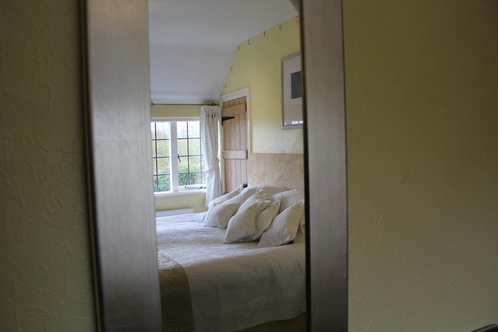 Shakespeare'S View Hotel Stratford-upon-Avon Room photo